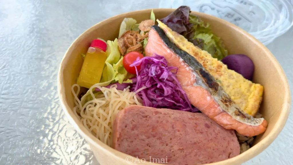 Yuki Suite Kourijimaの「クレタ」の朝食「沖縄朝食BOX」の画像
