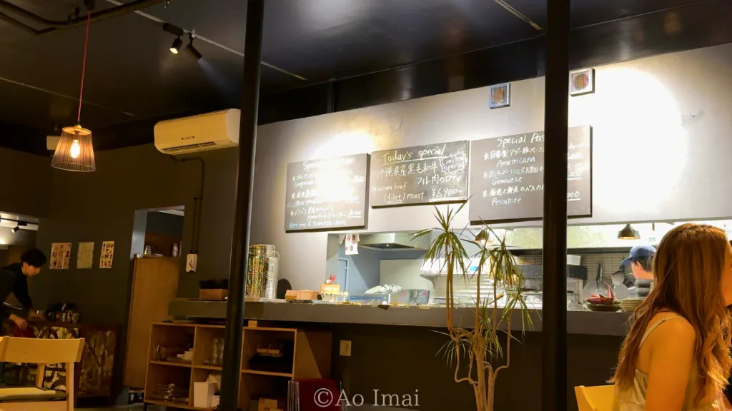 Restaurant L LOTAの店内